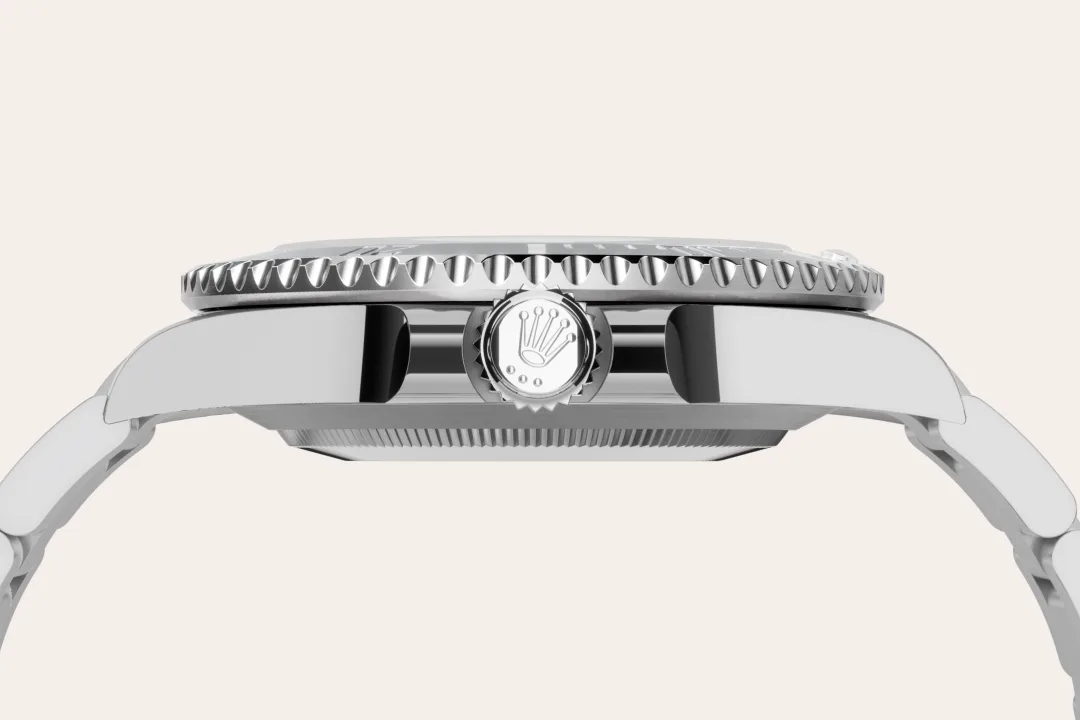 Rolex Submariner in Oystersteel, M124060-0001 - Chung Fatt Kee