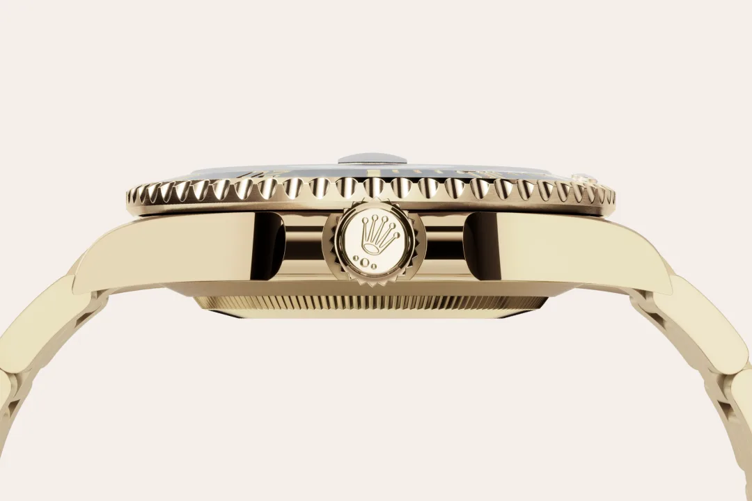 Rolex Submariner in 18 ct yellow gold, M126618LN-0002 - Chung Fatt Kee