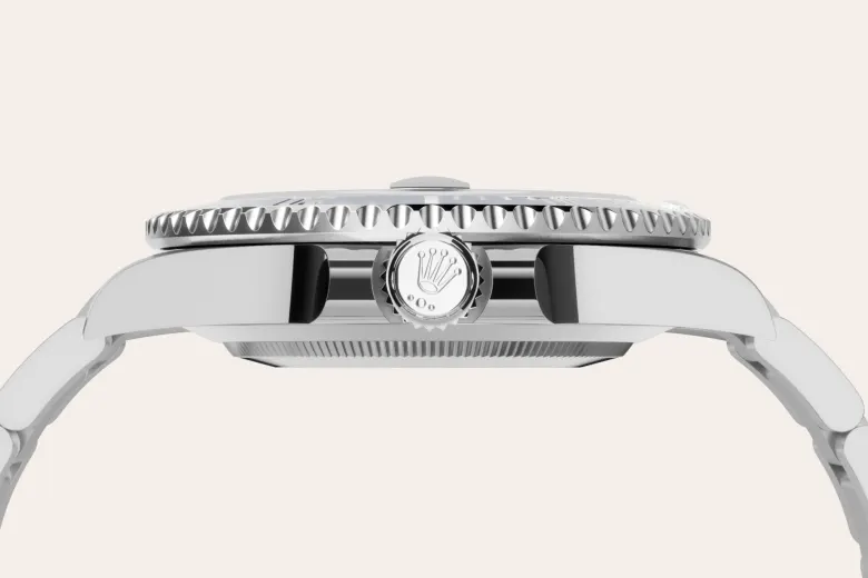 Rolex Submariner in 18 ct white gold, M126619LB-0003 - Chung Fatt Kee